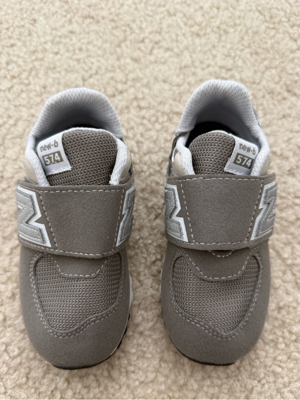 New Balance Toddlers Grey Velcro new-b 574 Sneakers - Size 7.5